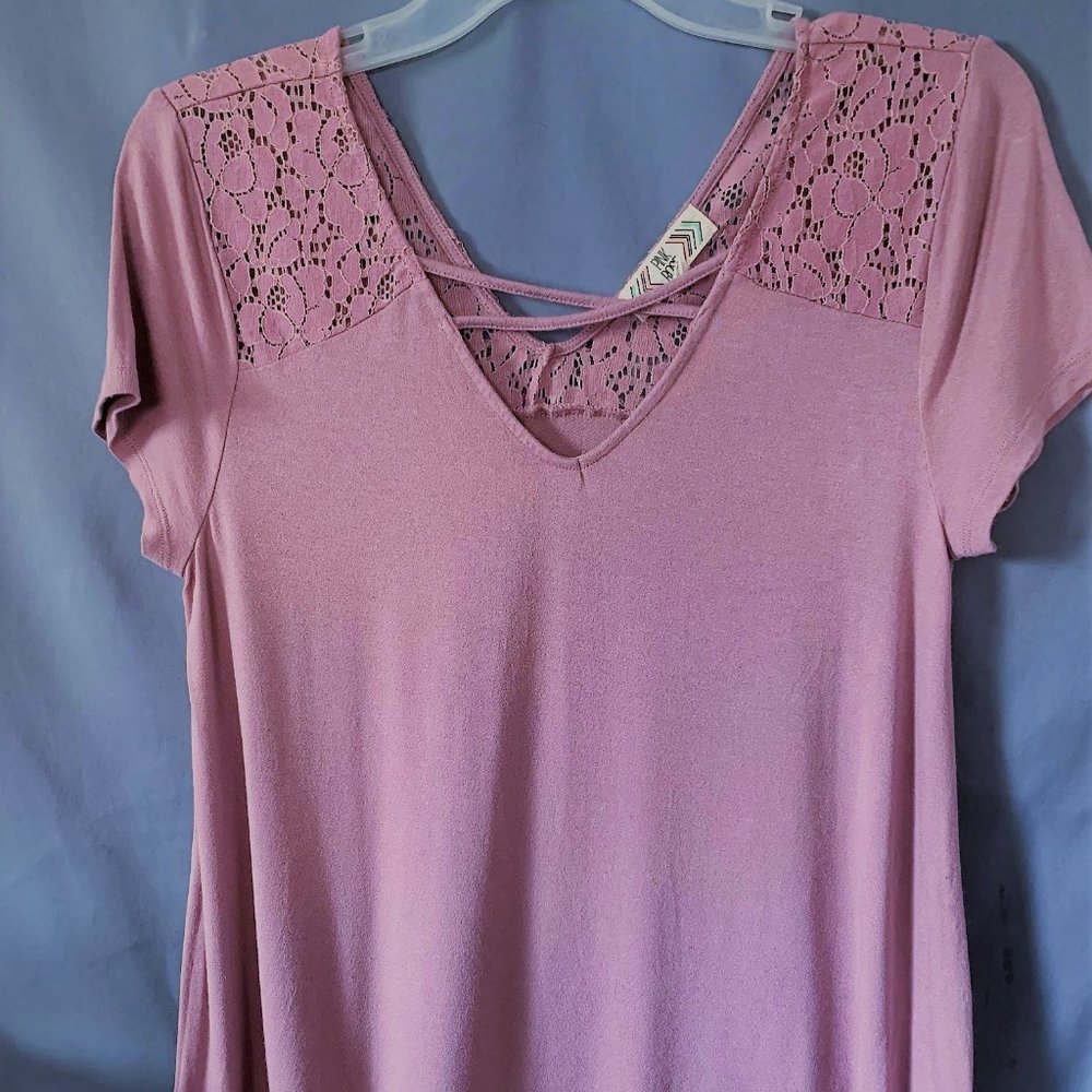 WOMANS MAUVE TOP SIZE L